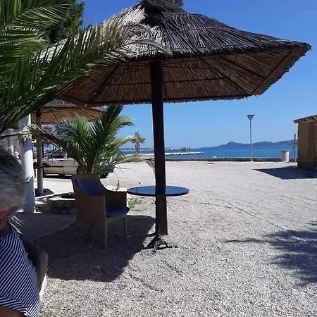 Pikolo Konukevi 3*