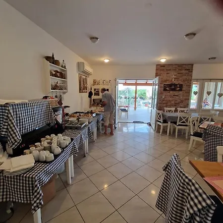 Pikolo 3* Sveti Filip i Jakov