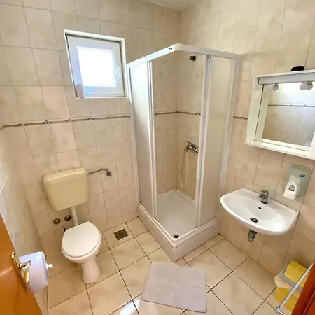 Pikolo Guest house *