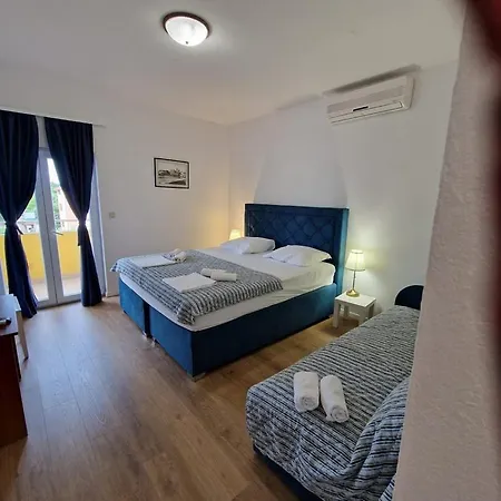 Pikolo Konukevi Sveti Filip i Jakov