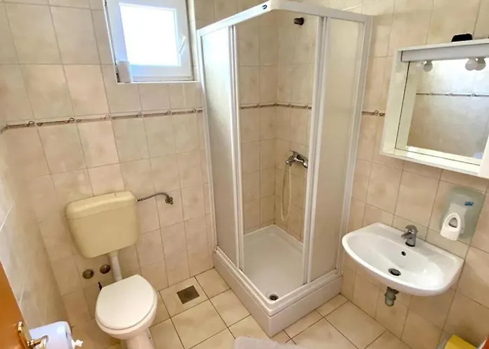 Pikolo Gostinjska kuća 3*