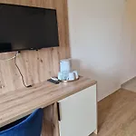 Pikolo ゲストハウス 3*