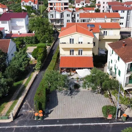 Pikolo סבטי פיליפ אי ג'קוב