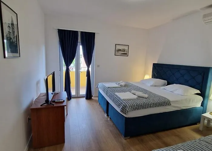 Pikolo 3* Sveti Filip i Jakov