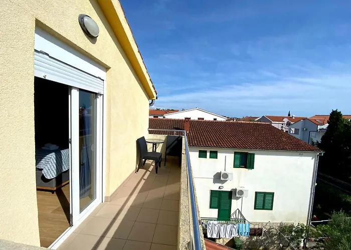 Pikolo 3* Sveti Filip i Jakov